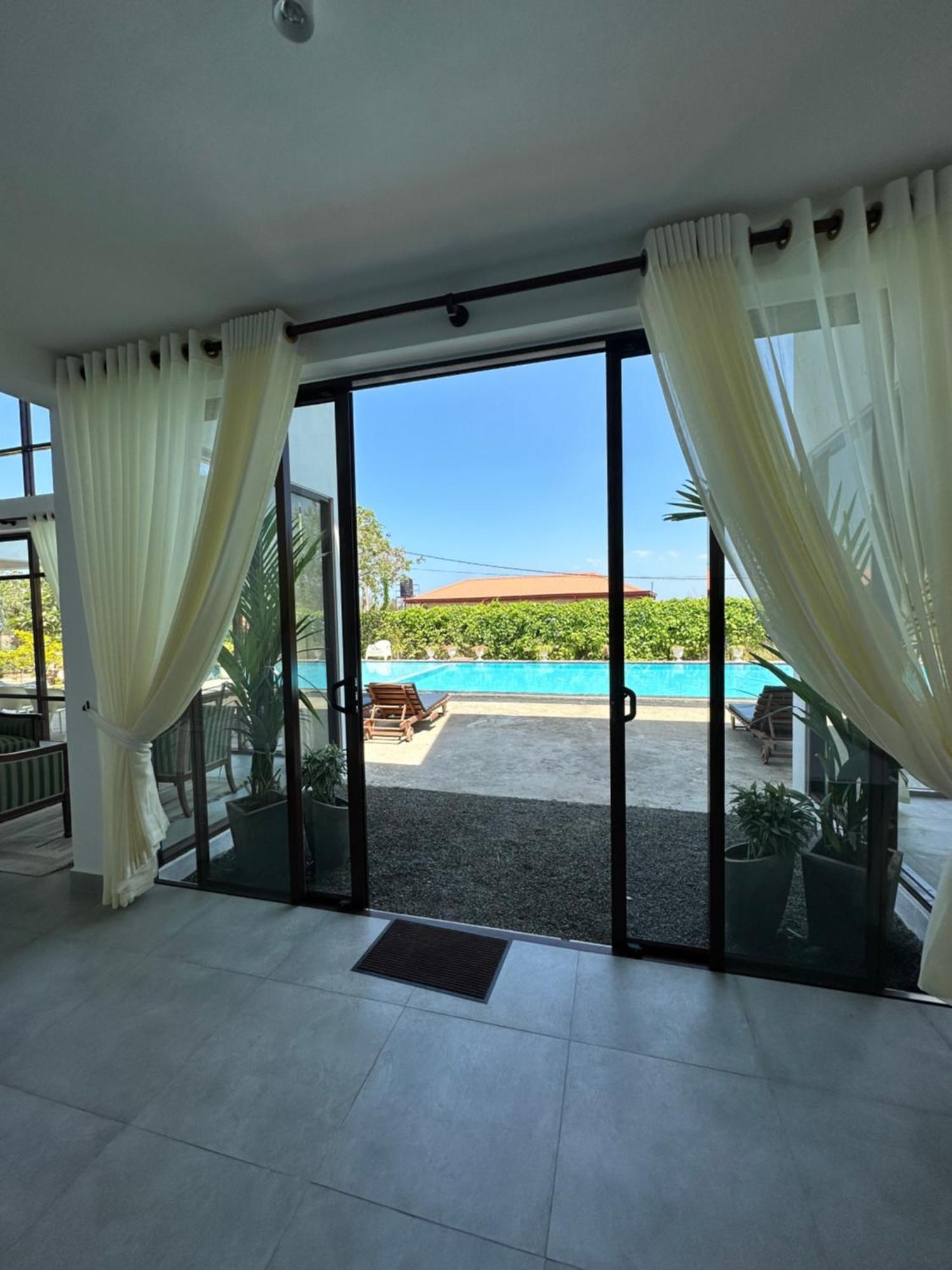 Amanda Beach Resort Passikudah Exteriör bild